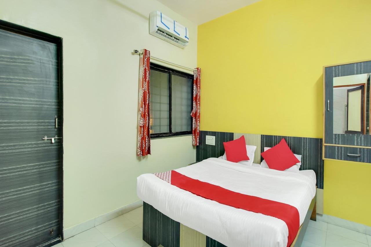 Oyo Flagship 48365 Hotel Shiva'S Castle Chalisgaon Εξωτερικό φωτογραφία
