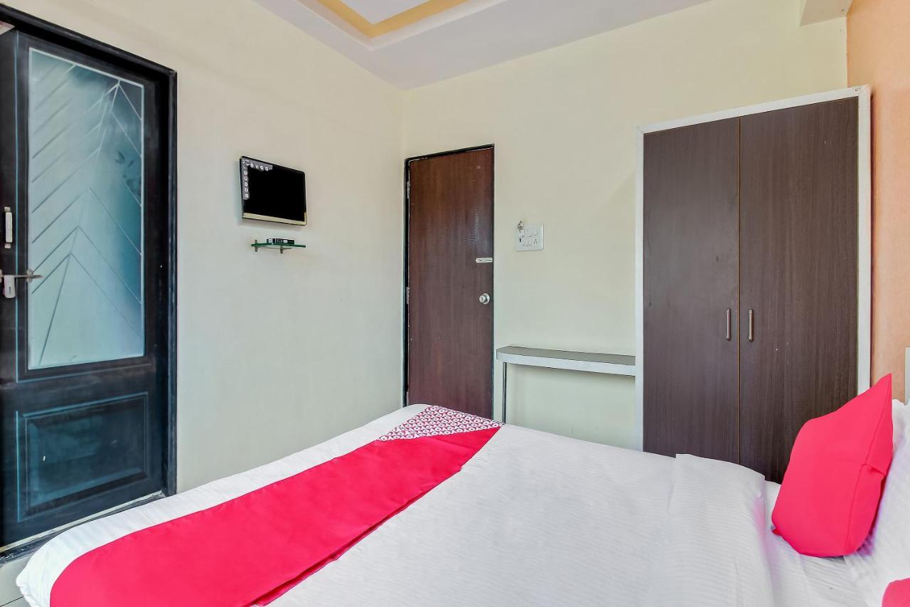 Oyo Flagship 48365 Hotel Shiva'S Castle Chalisgaon Δωμάτιο φωτογραφία