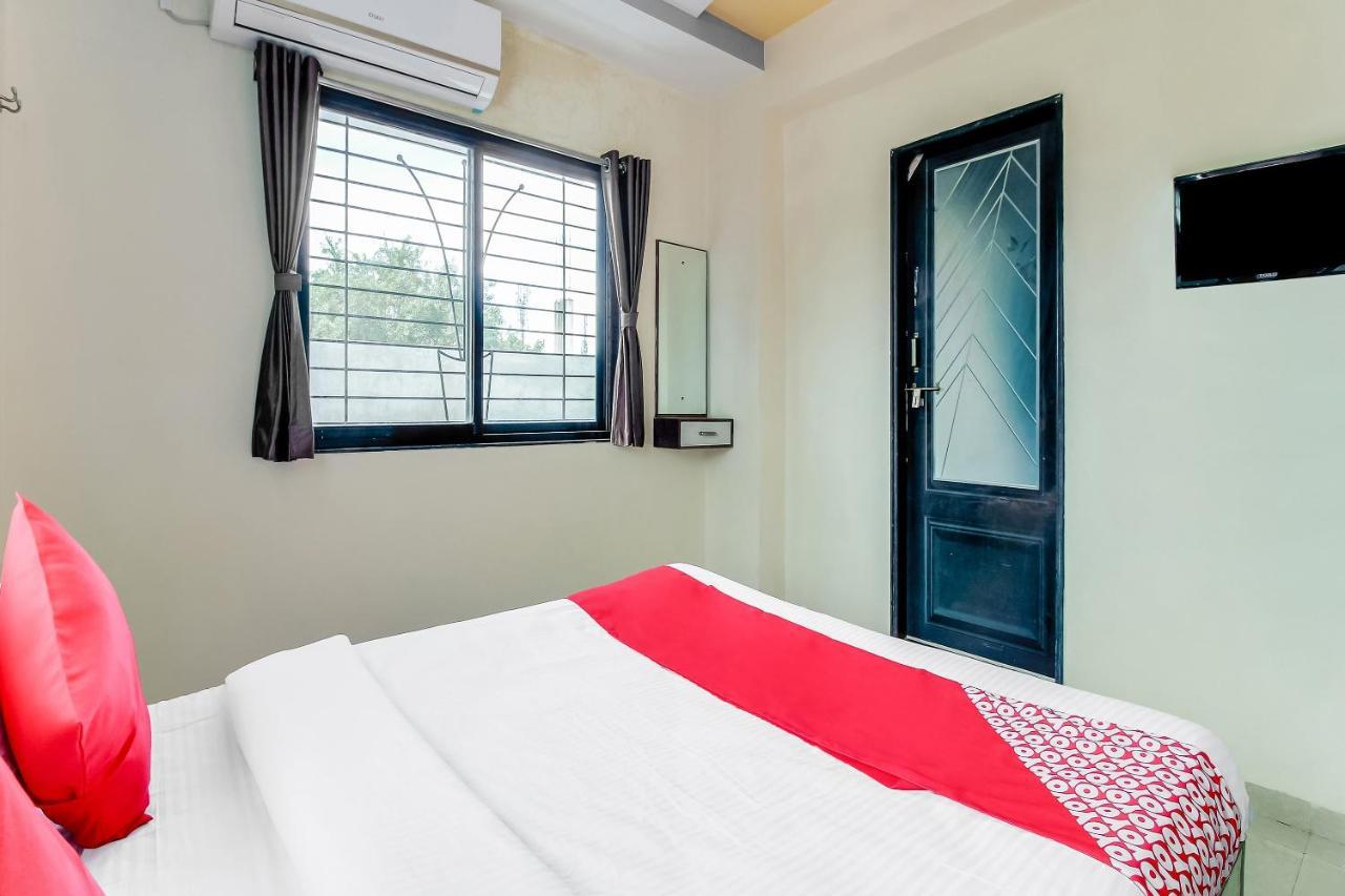 Oyo Flagship 48365 Hotel Shiva'S Castle Chalisgaon Εξωτερικό φωτογραφία