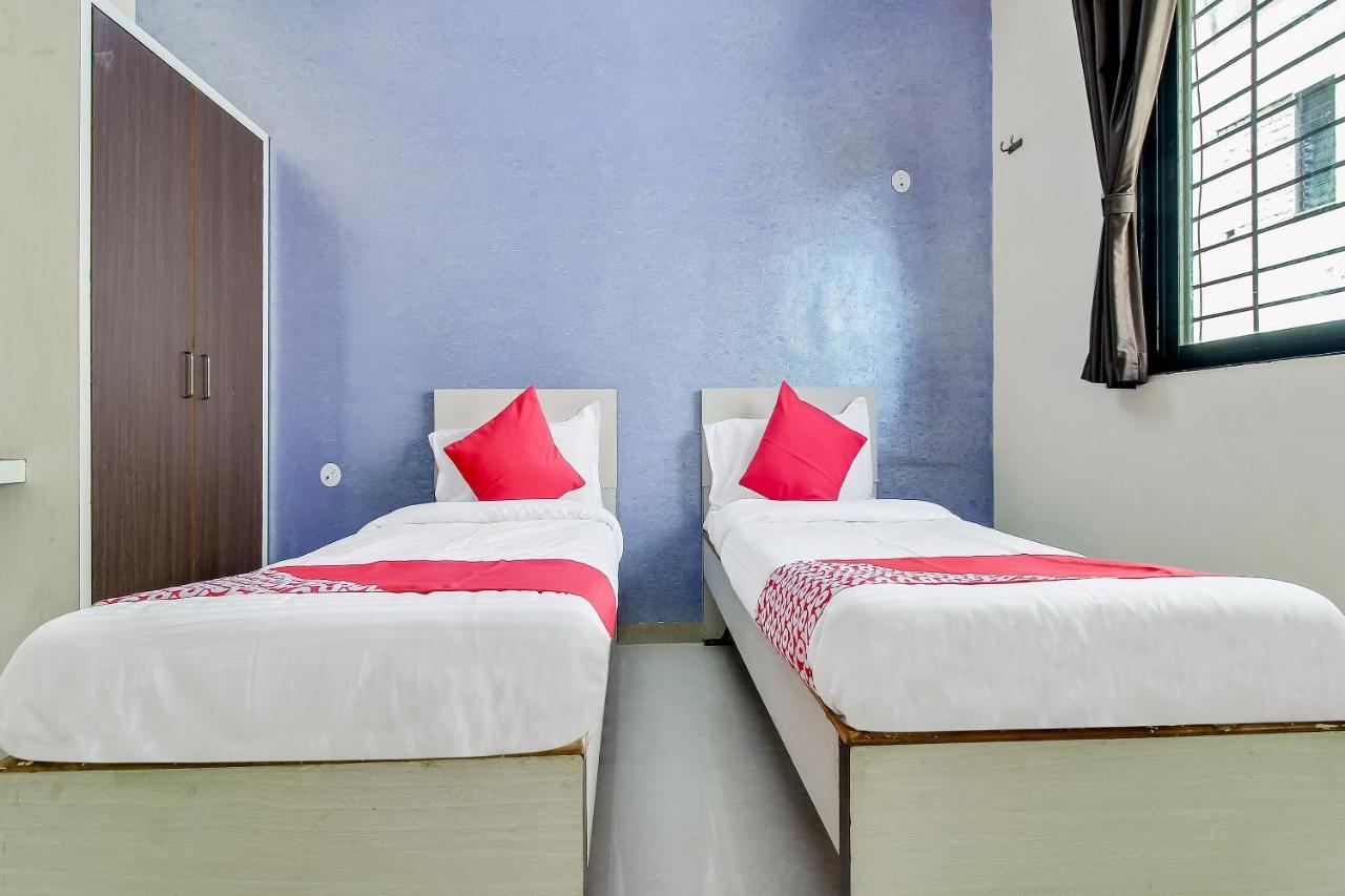 Oyo Flagship 48365 Hotel Shiva'S Castle Chalisgaon Εξωτερικό φωτογραφία