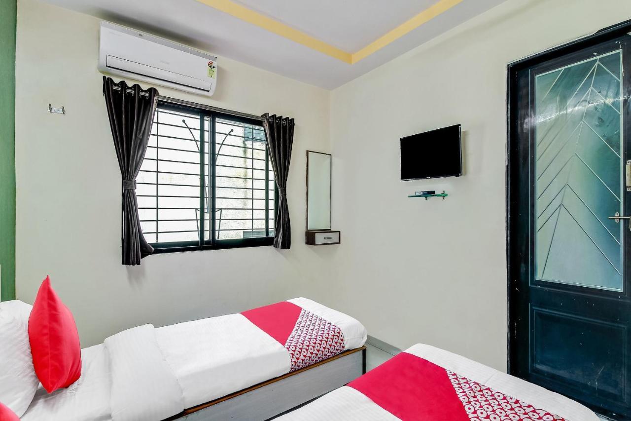 Oyo Flagship 48365 Hotel Shiva'S Castle Chalisgaon Εξωτερικό φωτογραφία