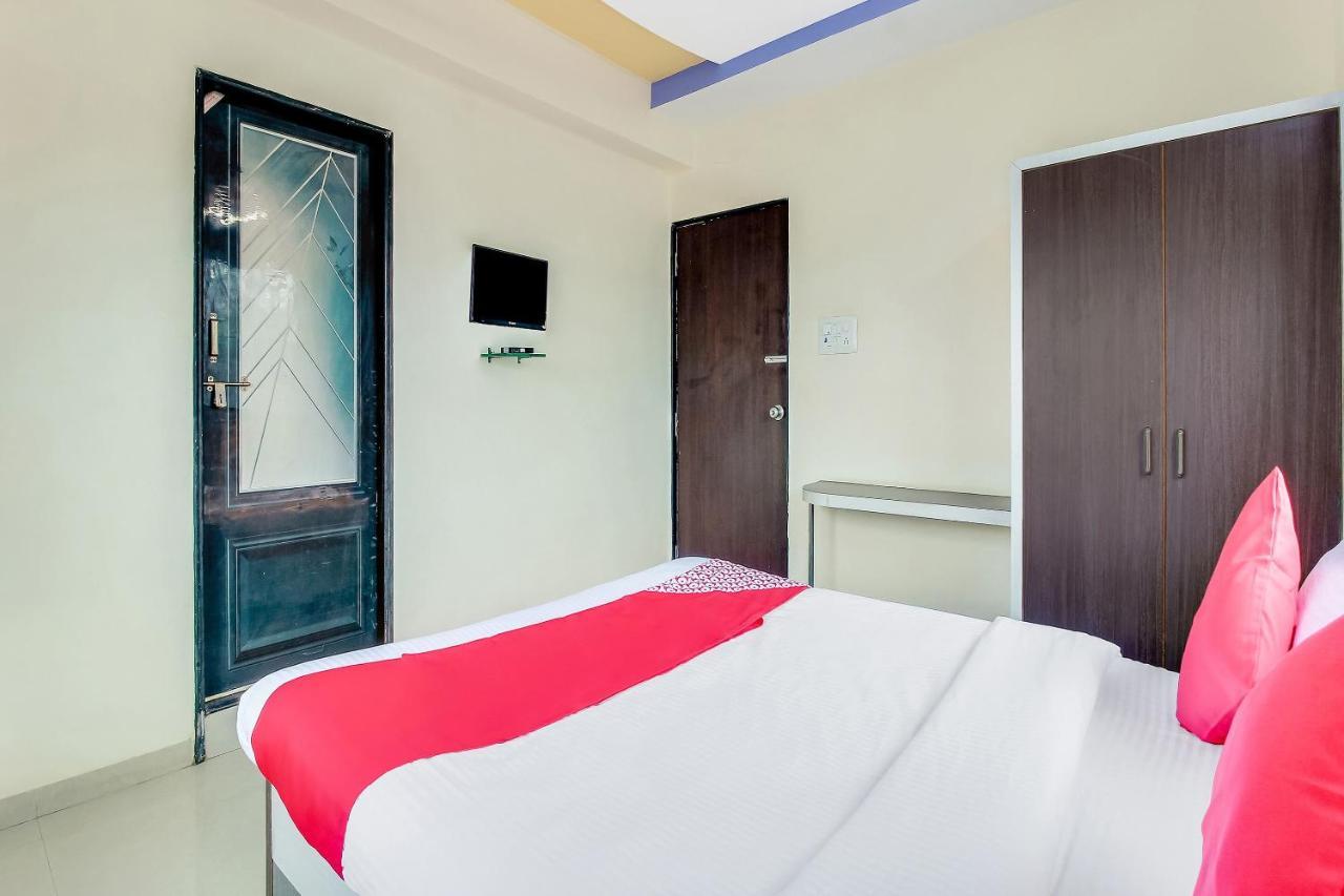 Oyo Flagship 48365 Hotel Shiva'S Castle Chalisgaon Εξωτερικό φωτογραφία
