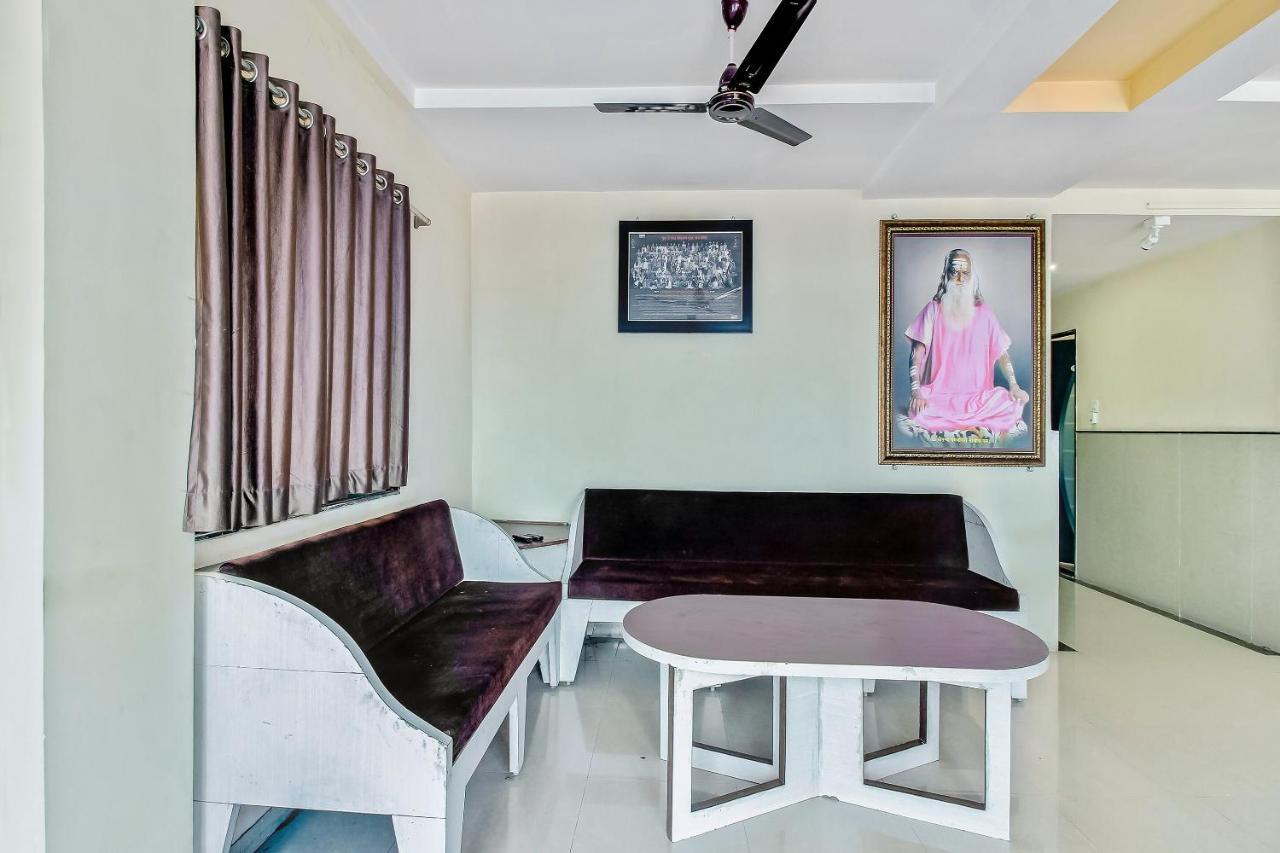 Oyo Flagship 48365 Hotel Shiva'S Castle Chalisgaon Εξωτερικό φωτογραφία