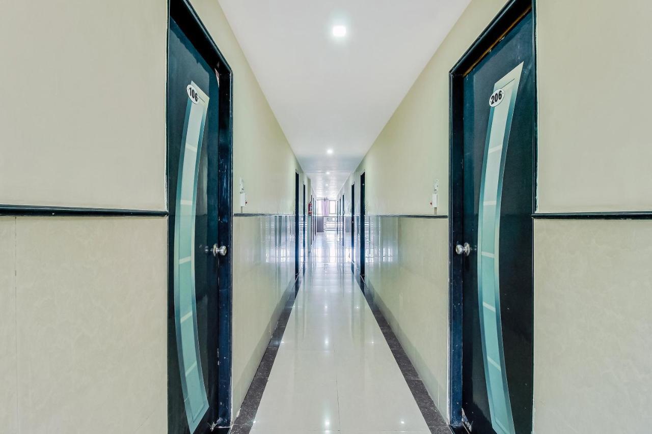 Oyo Flagship 48365 Hotel Shiva'S Castle Chalisgaon Εξωτερικό φωτογραφία